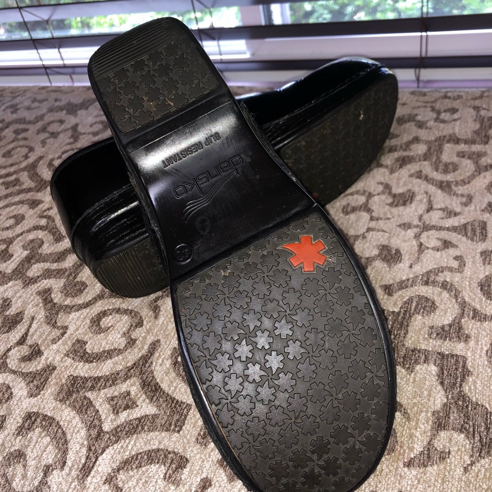 Dansko Slip Resistant Mule/Clog. Size 40 - image 2